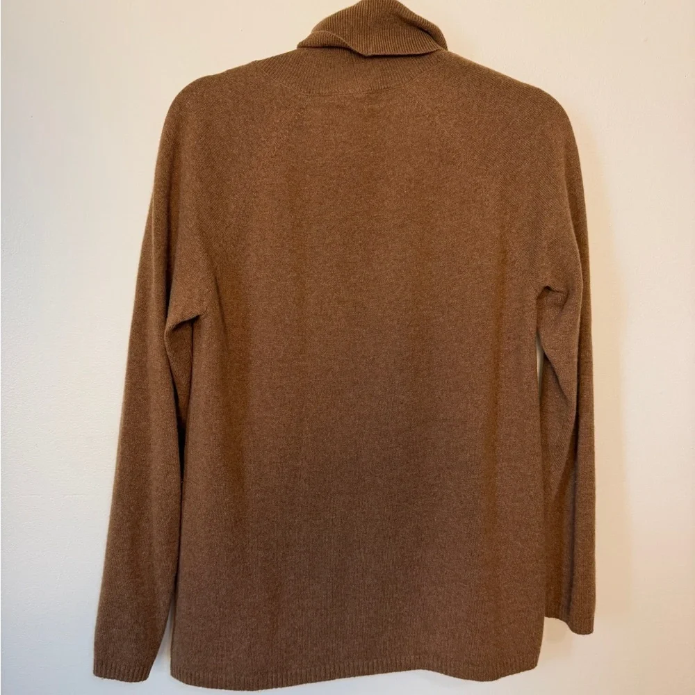 $1,298 Lafayette 148 100% cashmere turtleneck long sleeve brown sweater Med. - Picture 4 of 6